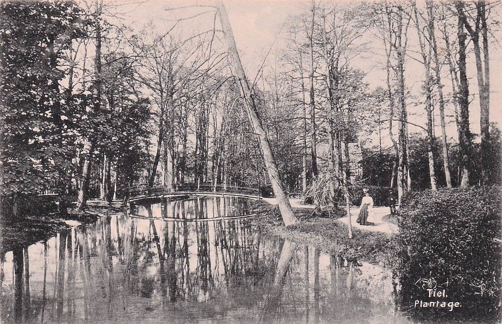Tiel - Plantage met vrouw bij vijver (gel. 1909), Ophalen of Verzenden, Voor 1920, Gelopen, Gelderland