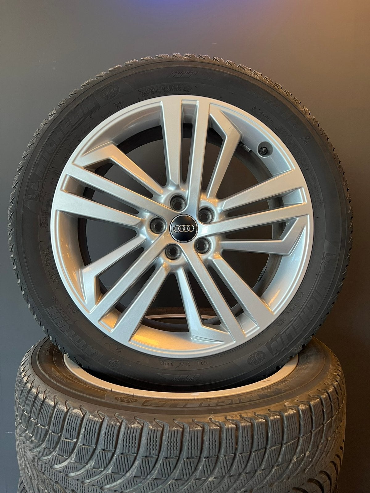 20 inch Originele Audi Q5 velgen met winterbanden., Ophalen, 255 mm, Banden en Velgen, Winterbanden