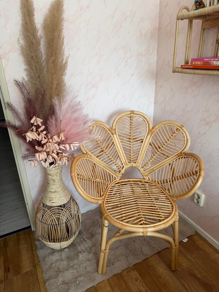 Nette rotan stoel - Bloem design, Overige kleuren, Riet of Rotan, Ophalen of Verzenden, Zo goed als nieuw