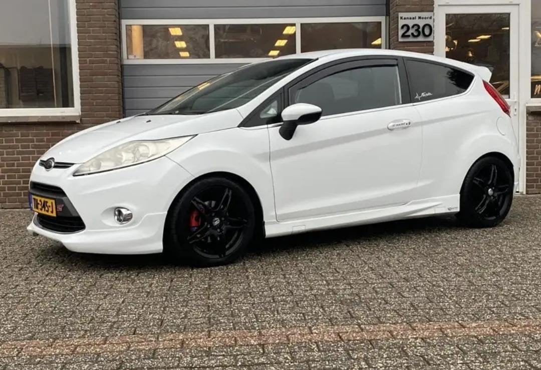 Ford Fiësta 1.4 71KW 3DR 2010 Wit, Voorwielaandrijving, 31 €/maand, 4 cilinders, Wit
