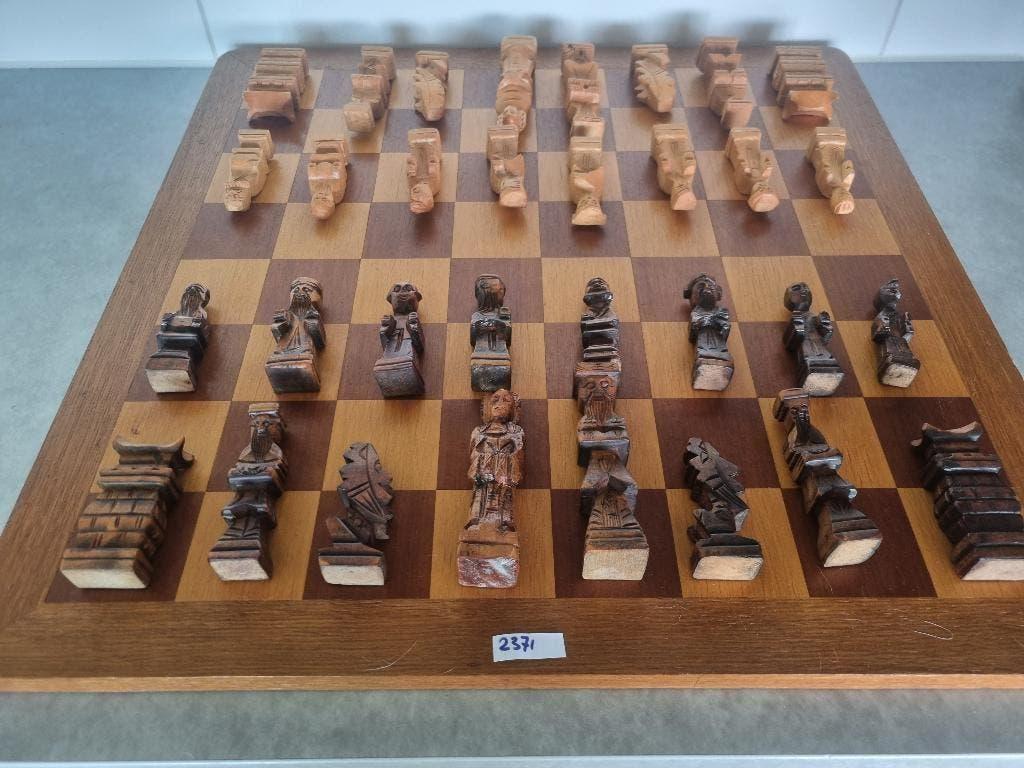 Schaakbord  groot met Chinese stukken., Een of twee spelers, Ophalen, Zo goed als nieuw