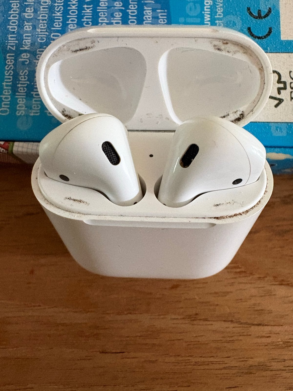 AirPods 1e Gen: Case + 2x links, 1x rechts (A1523), In-ear, Gebruikt, Bluetooth, Ophalen of Verzenden