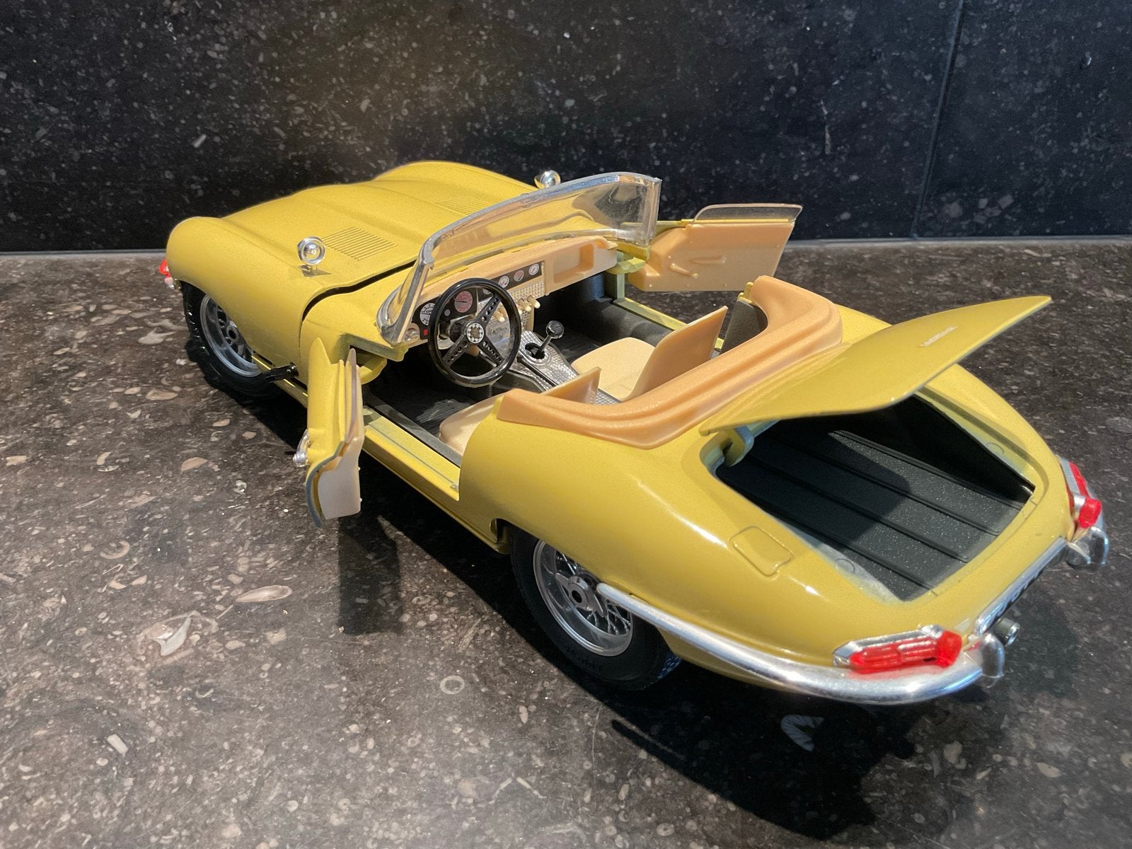 Schaalauto 1/18 Jaguar E-type cabrio 1961 Burago, Ophalen of Verzenden, Gebruikt