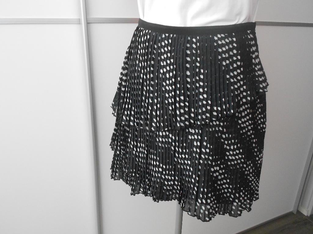 Rok met smalle plissé - Steps, Kleding | Dames, Rokken, Zwart, Ophalen of Verzenden, Zo goed als nieuw, Knielengte
