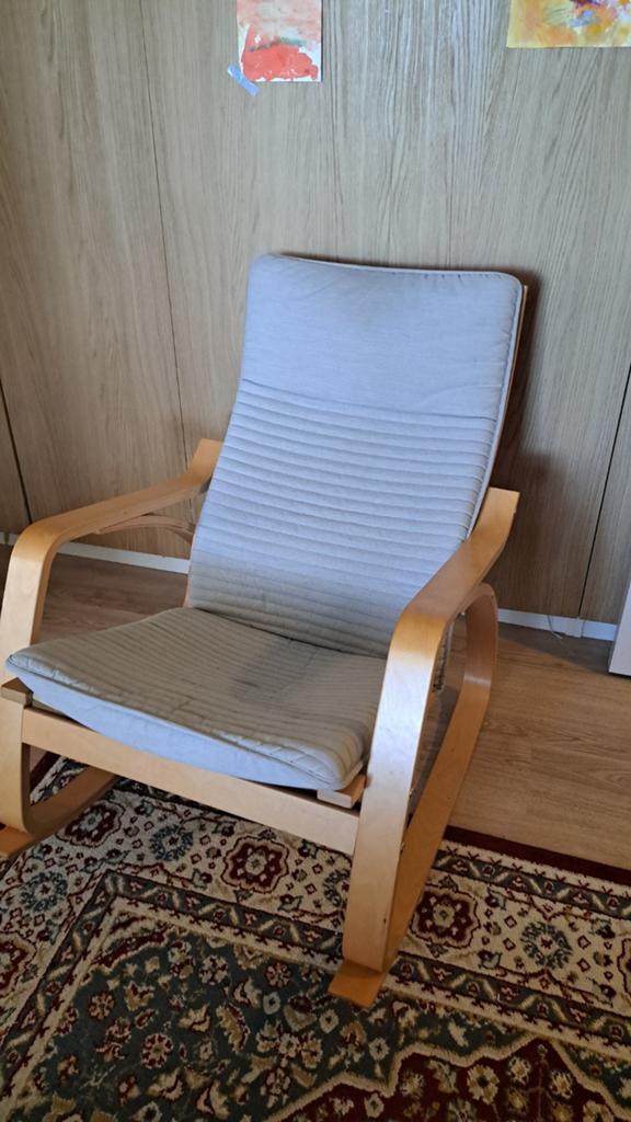 IKEA Poäng Schommelstoel met lichtgrijze kussens, Huis en Inrichting, Stoelen, Gebruikt, Modern, Scandinavisch, Ophalen of Verzenden