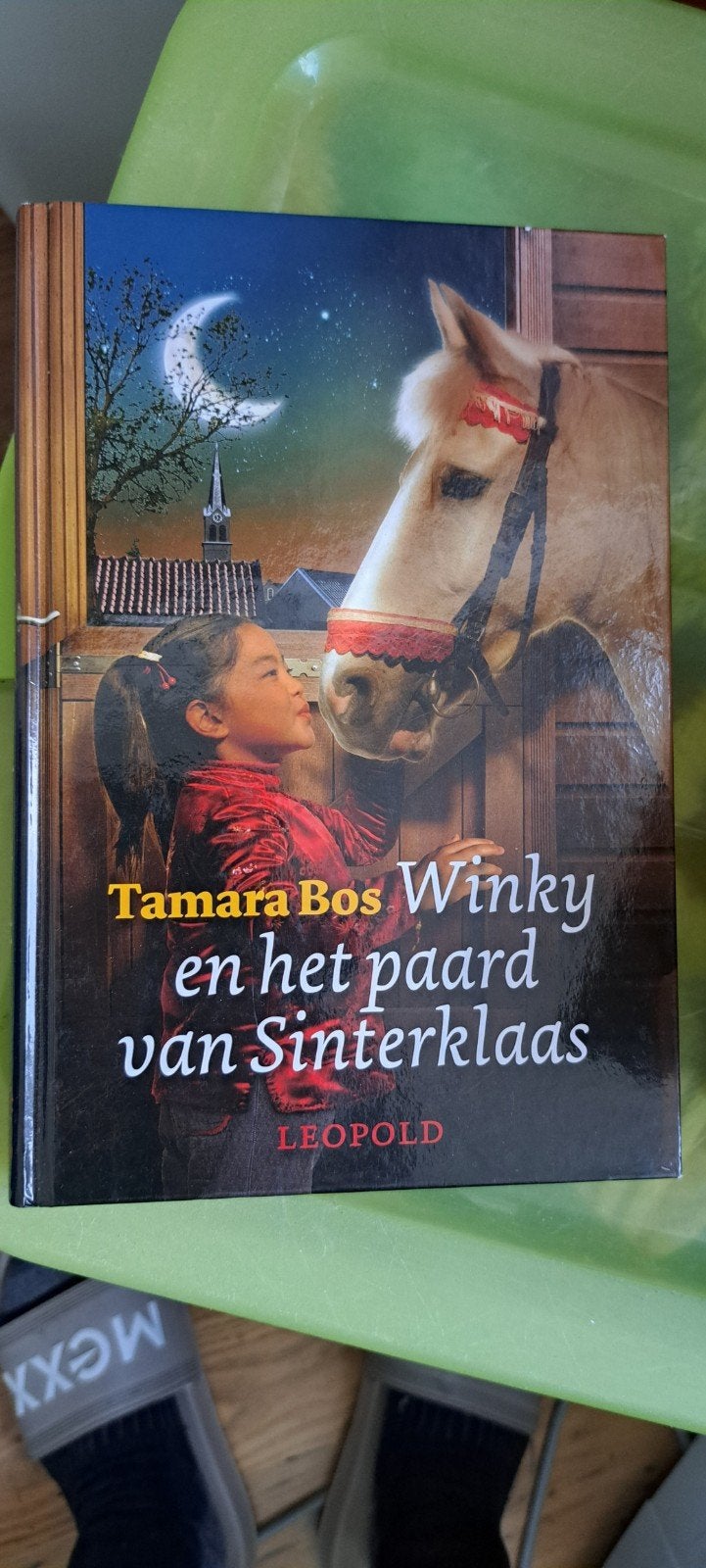 Winky en het paard van Sinterklaas - Tamara Bos, Boeken, Ophalen of Verzenden, Zo goed als nieuw, Tamara Bos, Fictie algemeen