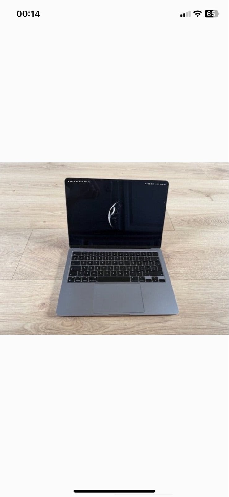 Foto 3 van MacBook Air - 13,6 inch model 2022 Lichtgewicht en Krachtig