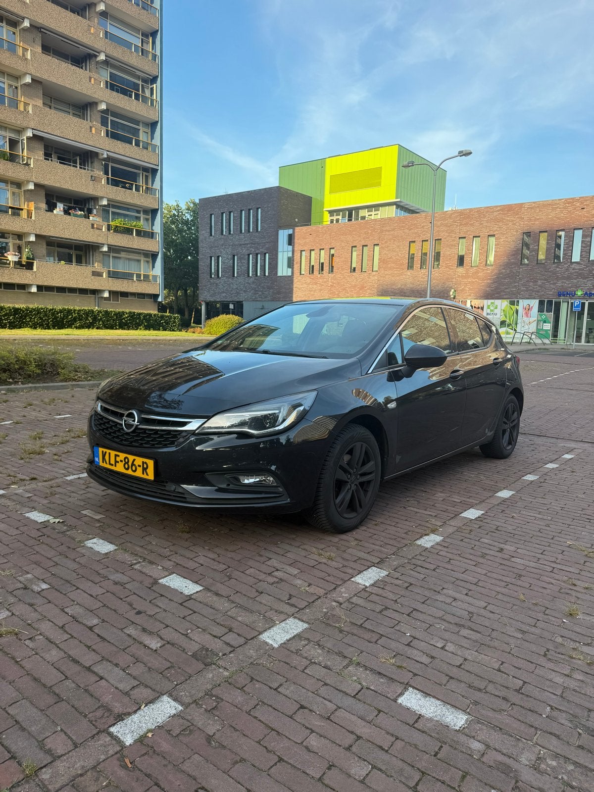 Opel Astra 1.4 Turbo 150 PK AUTOMAAT 2016 Zwart, Auto's, 750 kg, 4 cilinders, 620 kg, Zwart