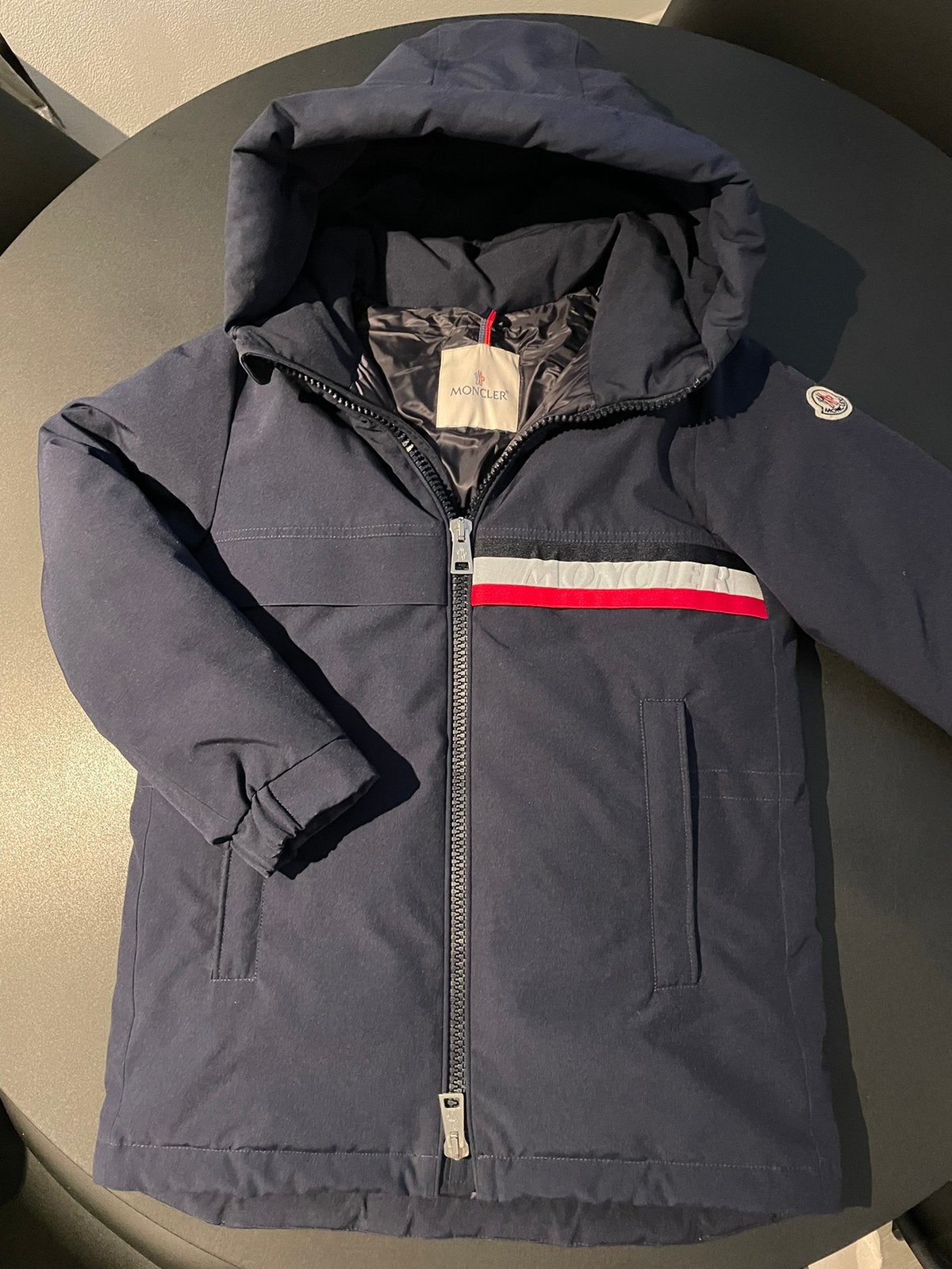 Moncler kids PISACE jas, maat 10A, Kinderen en Baby's, Ophalen of Verzenden, Zo goed als nieuw