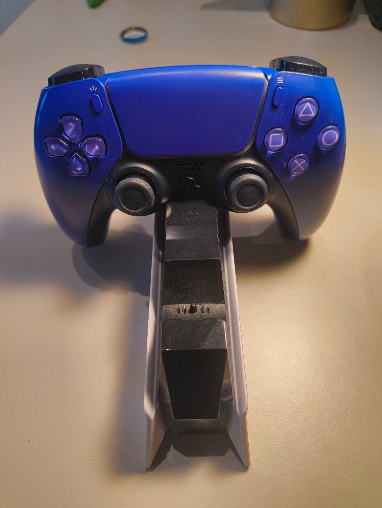 Paarse ps5 controller plus dock, Spelcomputers en Games, Spelcomputers | Sony PlayStation 5, Ophalen of Verzenden, Zo goed als nieuw