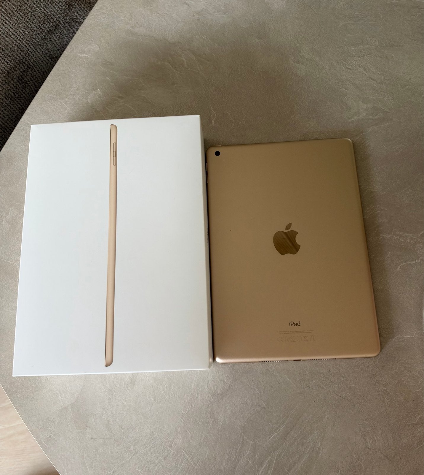 Apple iPad 32GB Wi-Fi Goud (5e generatie), Computers en Software, 32 GB, Apple iPad, Zo goed als nieuw, Ophalen