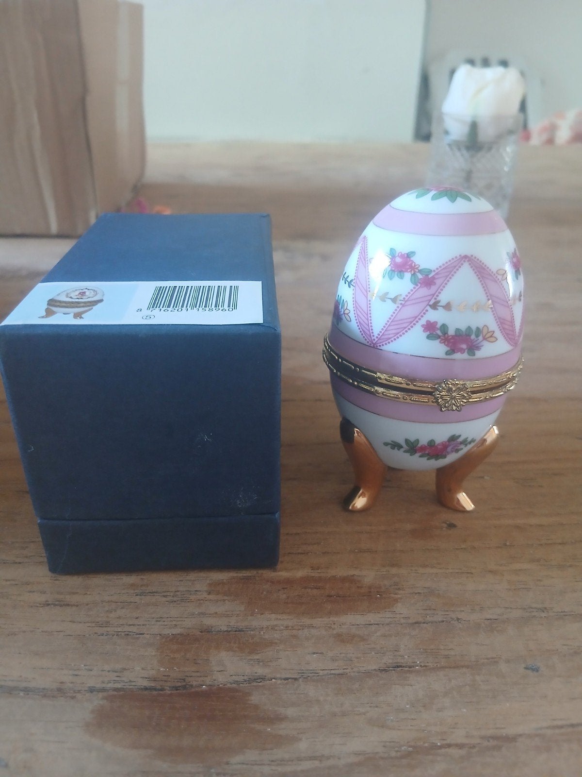 Decoratief Fabergé-stijl ei met bloemmotief, Ophalen of Verzenden, Nieuw