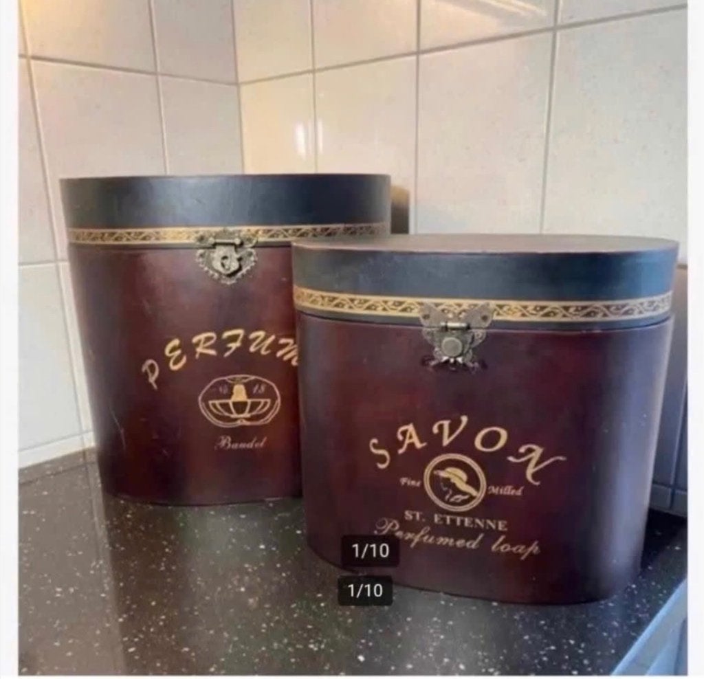 2 x Vintage dozen “Savon””perfume” Ovaal, pr.p.set, Huis en Inrichting, Woonaccessoires | Kisten, Minder dan 50 cm, Gebruikt, Minder dan 50 cm