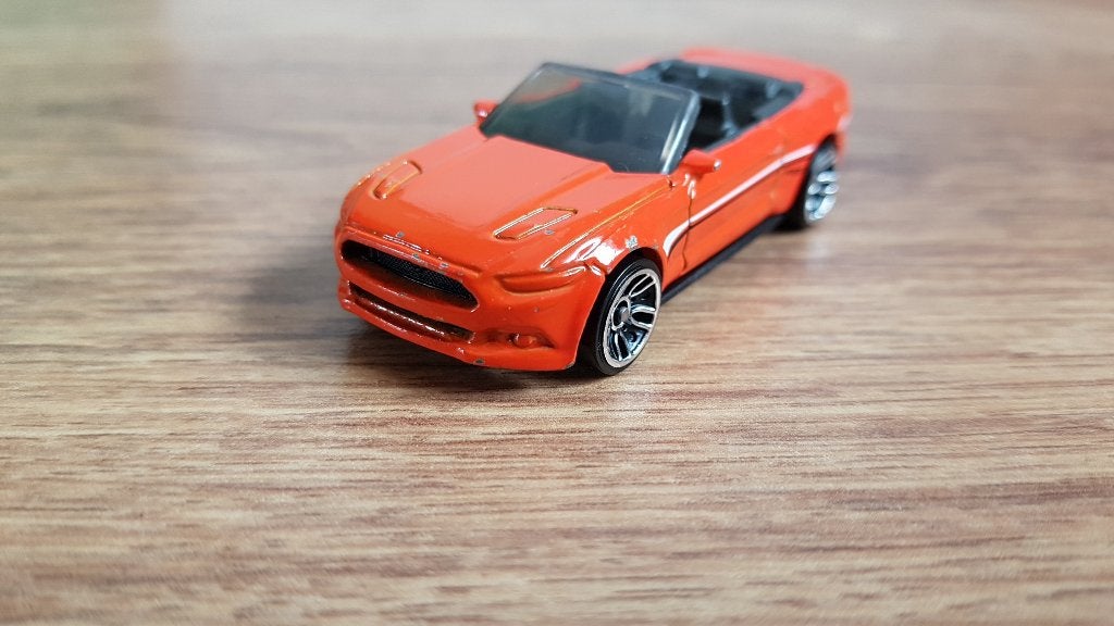 Ford Mustang Mk6 GT Convertible Hot Wheels Schaalmodel, Ophalen of Verzenden, Gebruikt, Auto