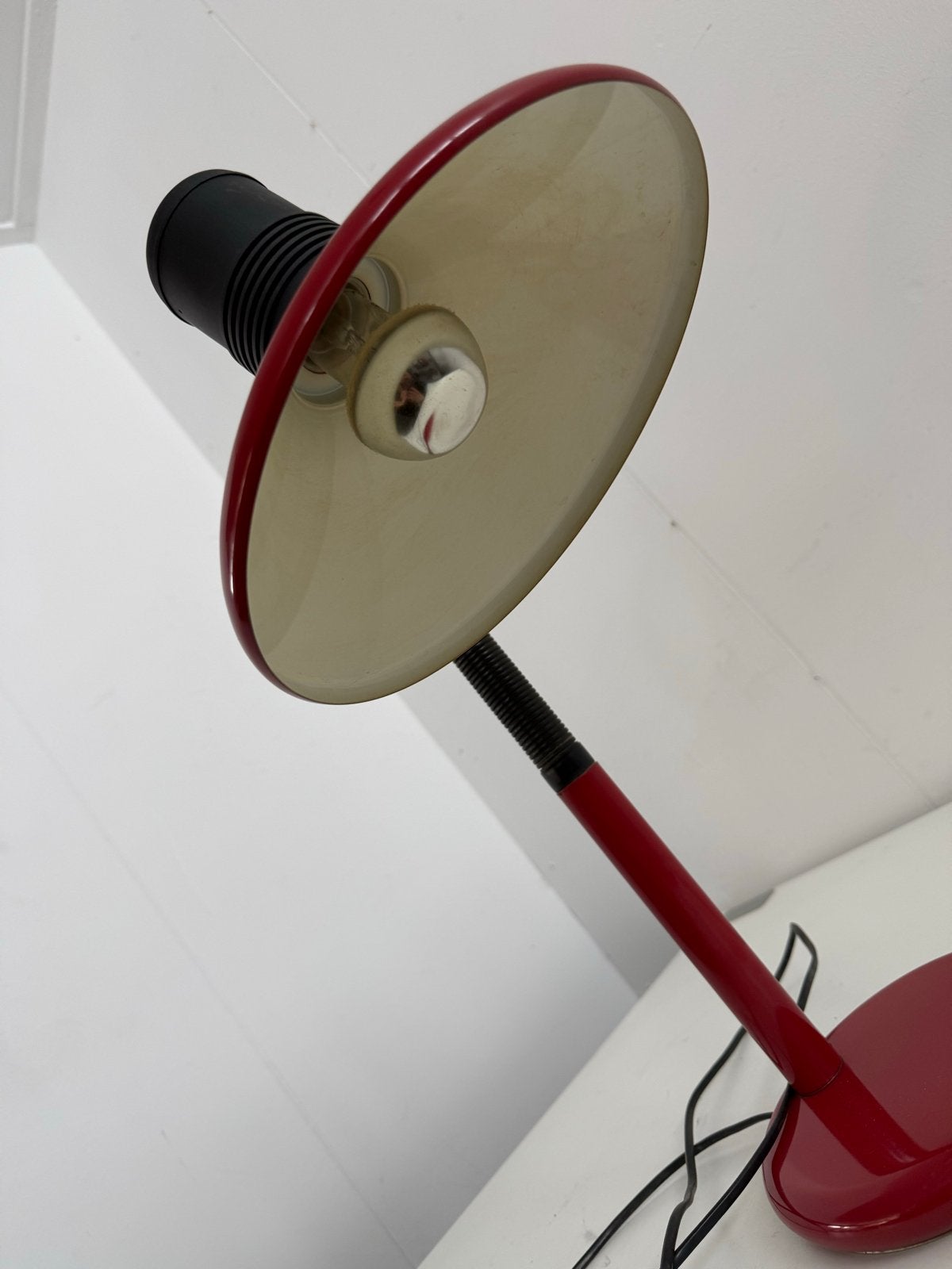Vintage Rode Bureaulamp met Flexibele Arm, Huis en Inrichting, Lampen | Tafellampen, Ophalen, Gebruikt, ., .
