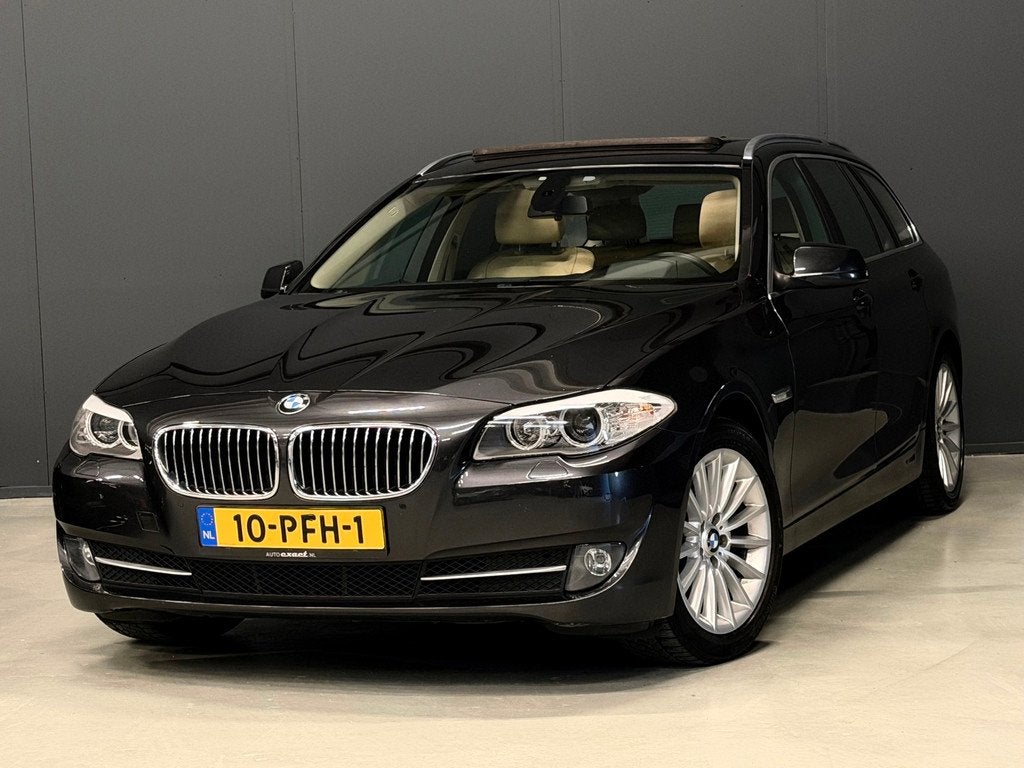 BMW 5-serie Touring 523i Executive AUTOMAAT PANODAK|HEAD-UP|, Auto's, BMW, Euro 5, Achterwielaandrijving, Gebruikt, Beige