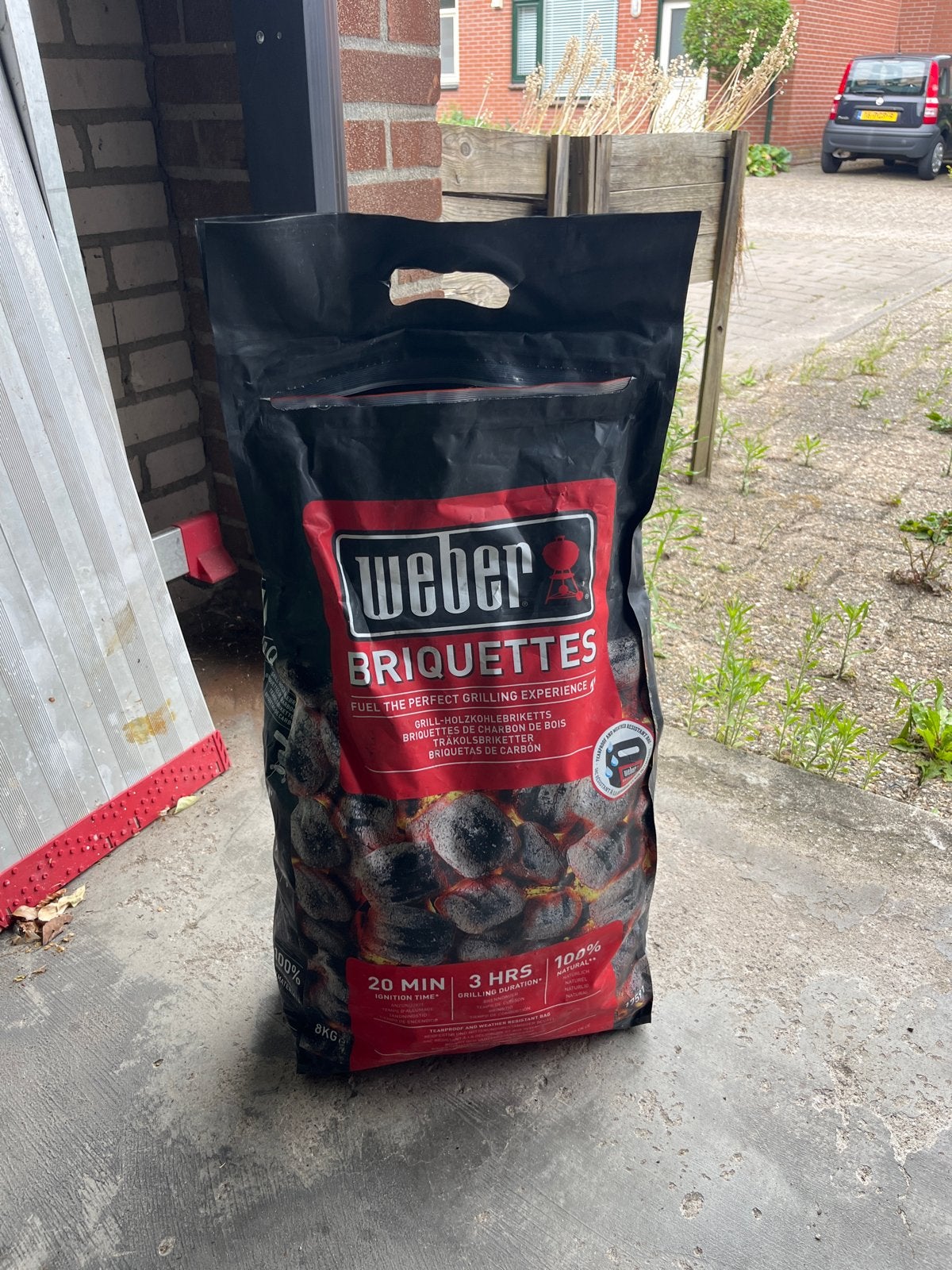 Weber briketten - ca. 2/3 vol (8kg zak), Ophalen, Gebruikt