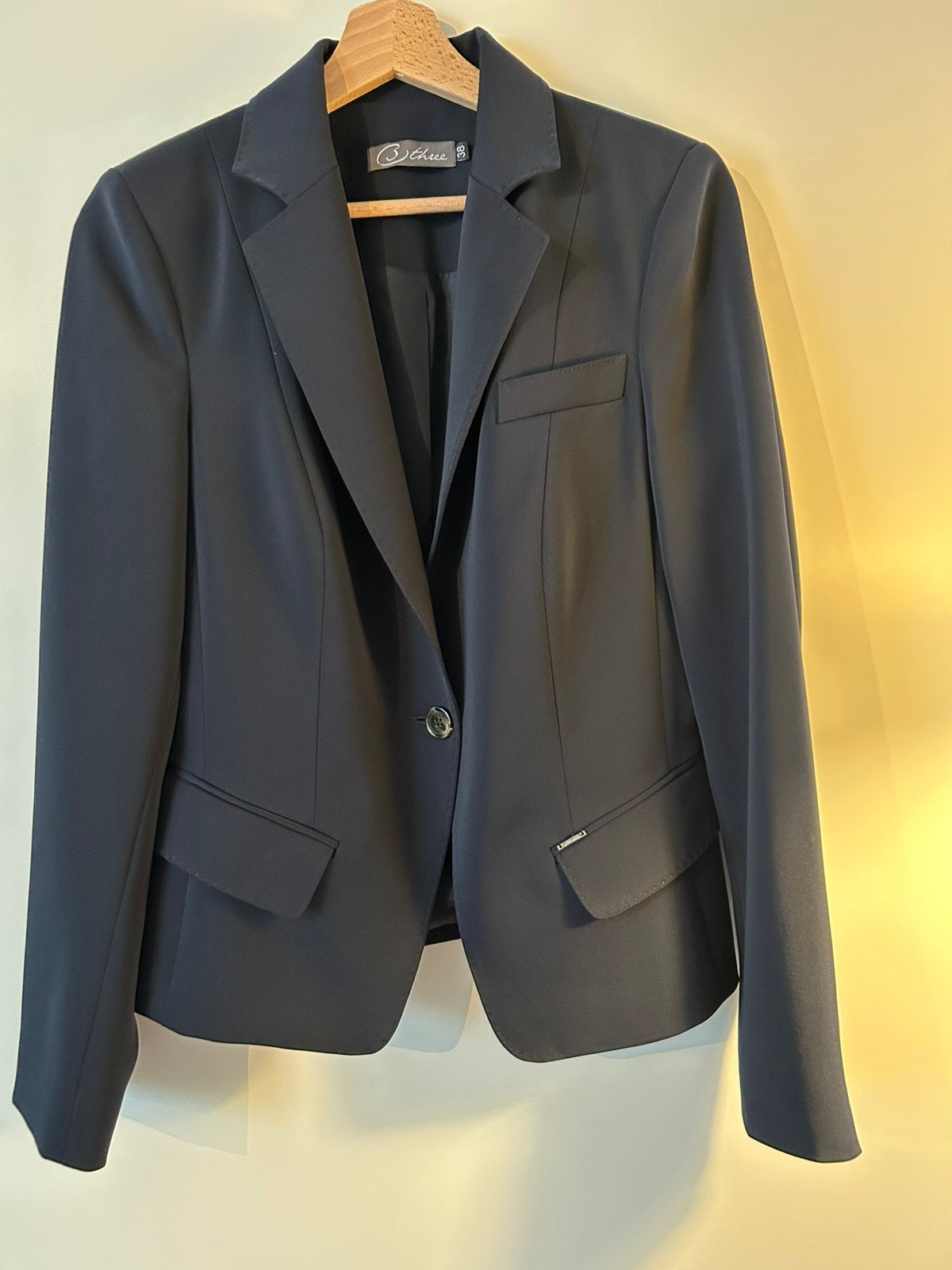 Mooie donkerblauwe blazer, B Three, maat 38, Ophalen of Verzenden, Nieuw, Blauw