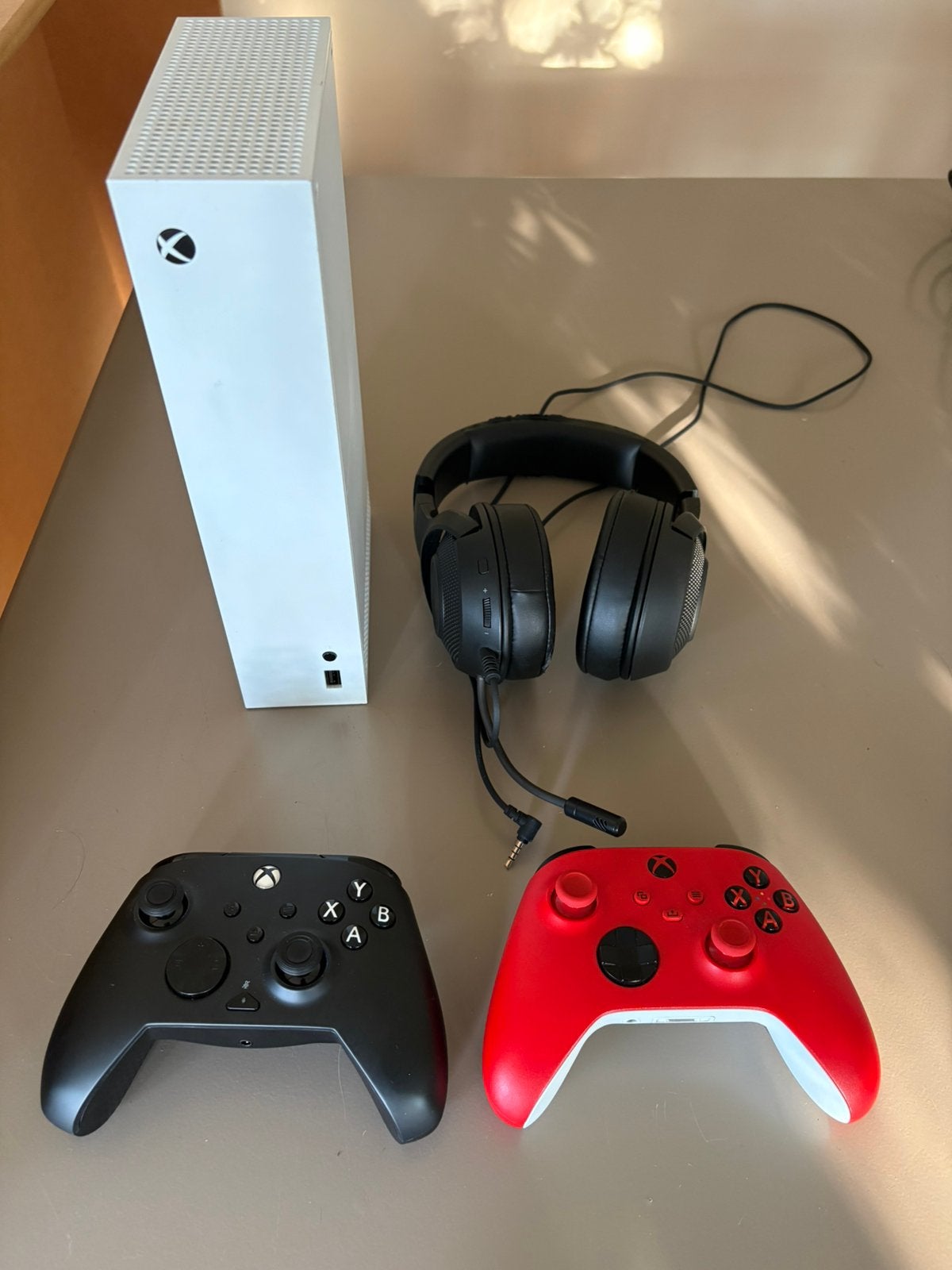 Xbox series s, met 2 nieuwe controllers en headset