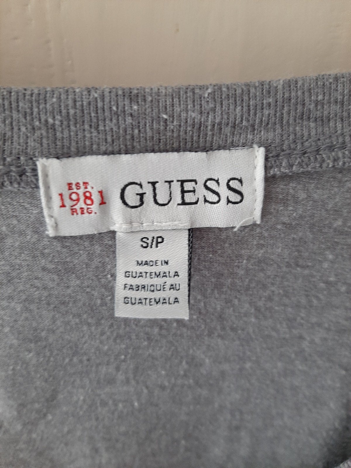 Guess T-shirt met korte mouwen en hakkenprint, Kleding | Dames, Guess, Ophalen of Verzenden, Korte mouw, Maat 36 (S)