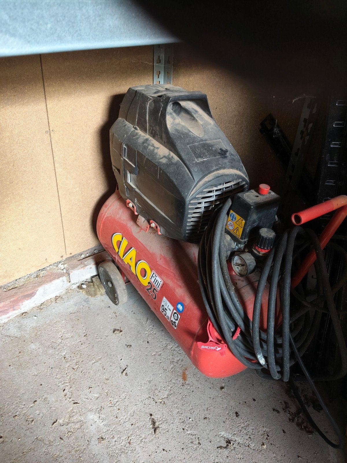schuurvondst compressor, Ophalen, Minder dan 200 liter/min
