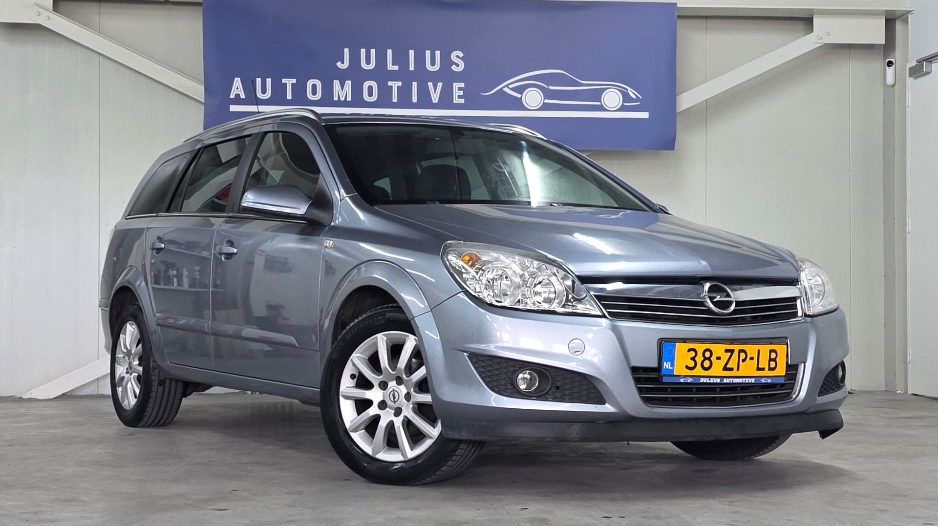 Opel Astra Wagon 1.6 Temptation Airco Trekhaak CruiseControl, Voorwielaandrijving, Gebruikt, 4 cilinders, 116 pk