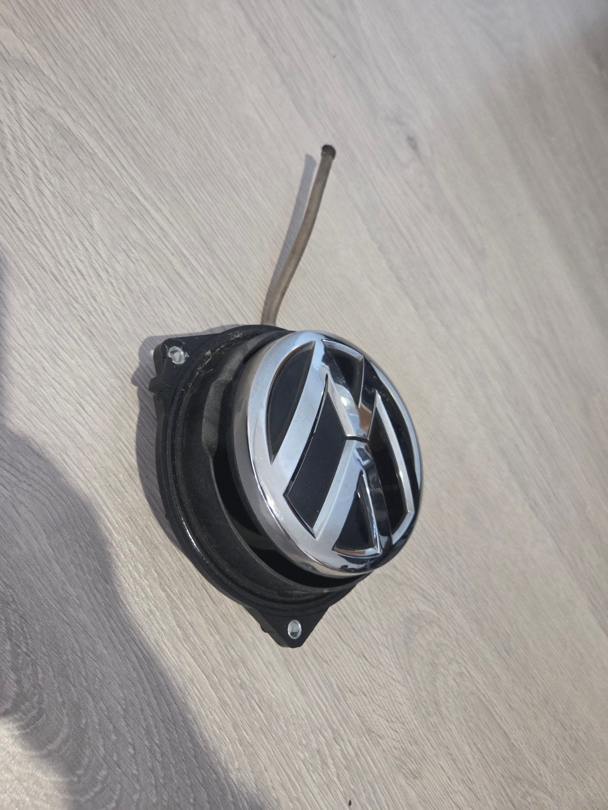 Volkswagen VW logo embleem achterklep, Gebruikt, Achterklep, Volkswagen, Ophalen of Verzenden