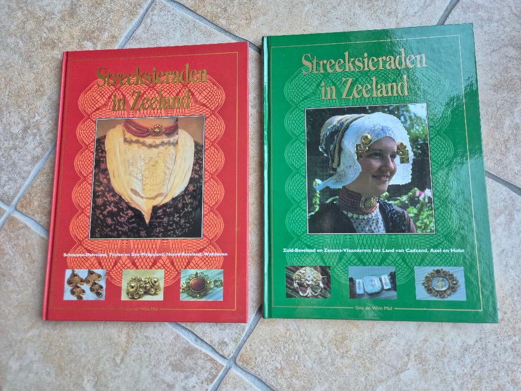 S. Mol - Streeksieraden in Zeeland, Ophalen of Verzenden, Zo goed als nieuw
