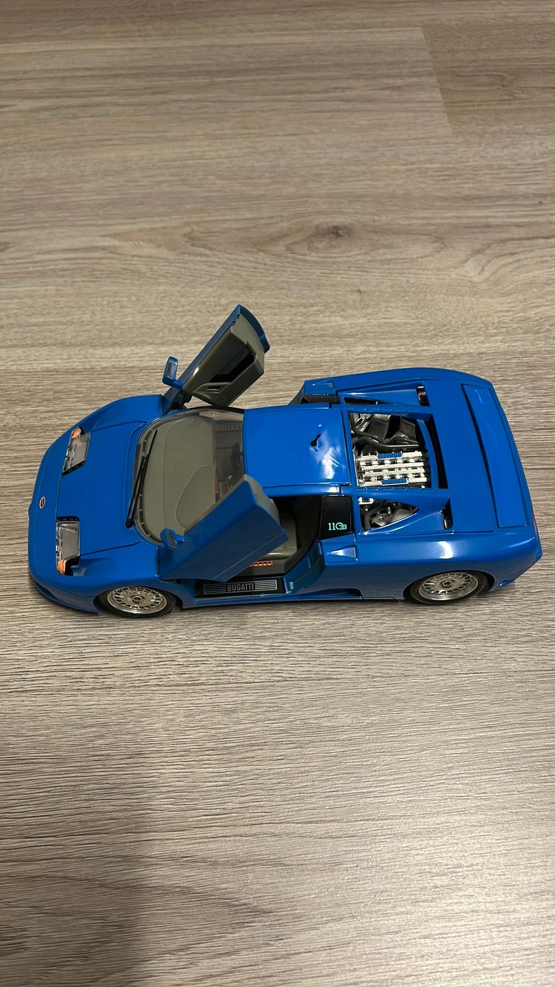 Bugatti 11 gb, Ophalen of Verzenden, Zo goed als nieuw, Bburago