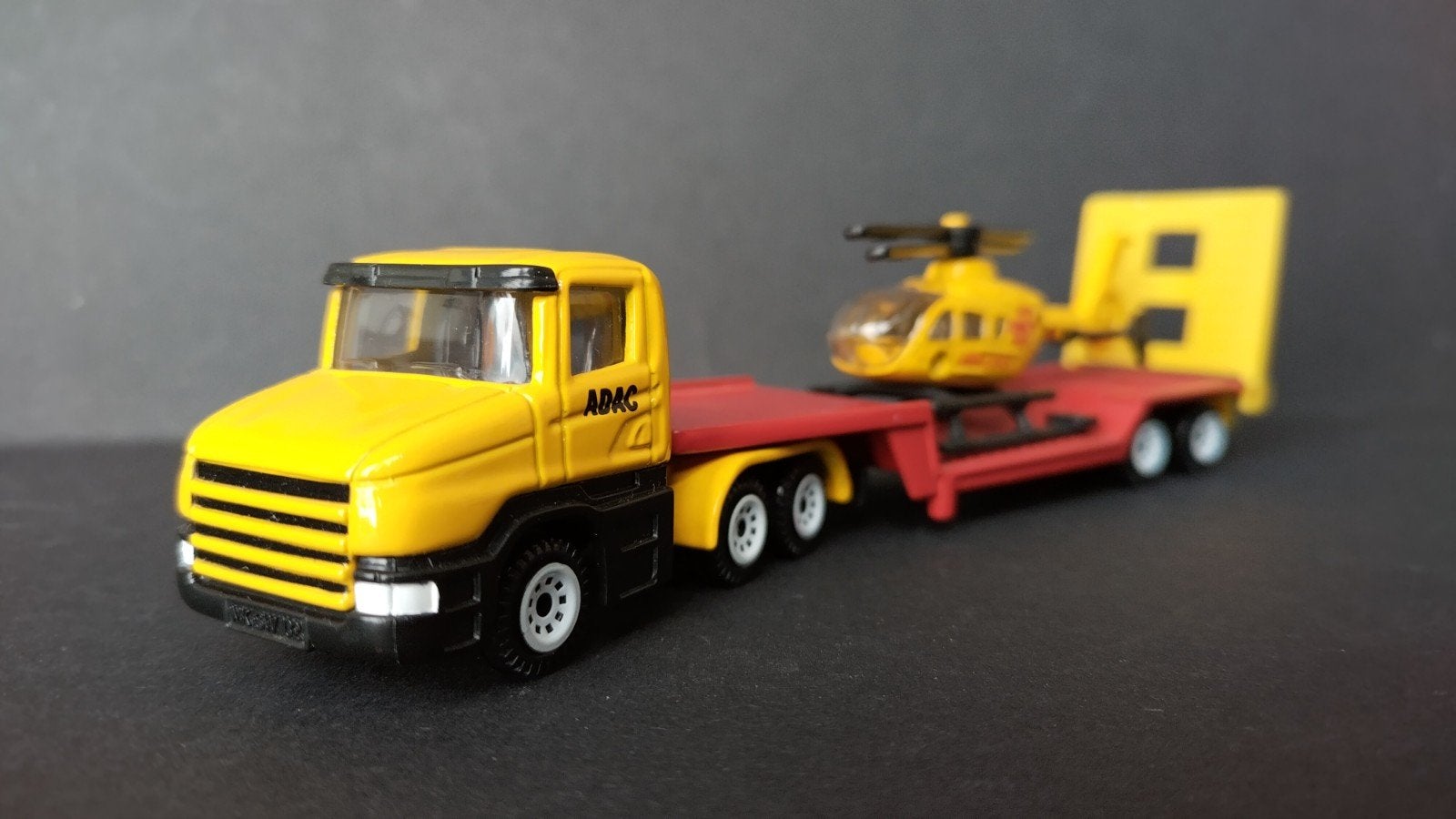 Scania Torpedo met heli Siku Pol, Verzenden, Zo goed als nieuw, Bus of Vrachtwagen, Siku