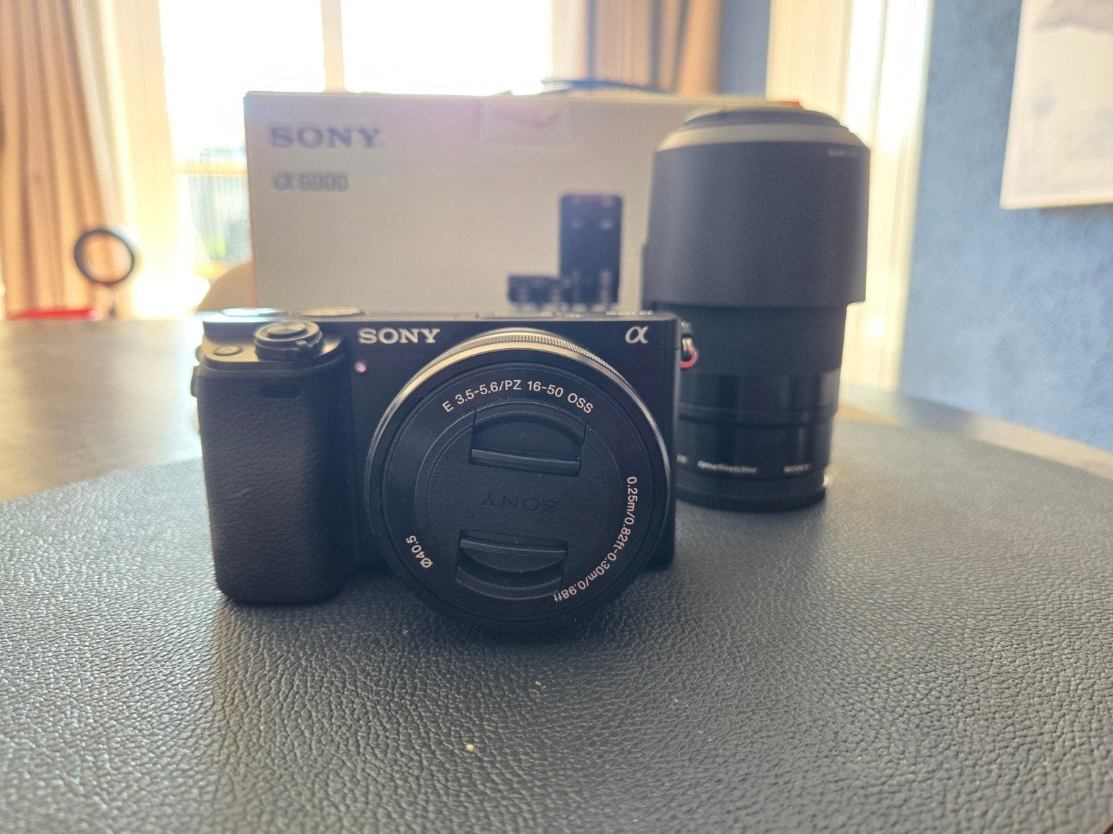 Sony Alpha A6000 met 2 lenzen en lage shutter count, Audio, Tv en Foto, Fotocamera's Digitaal, Compact, Ophalen of Verzenden, Zo goed als nieuw