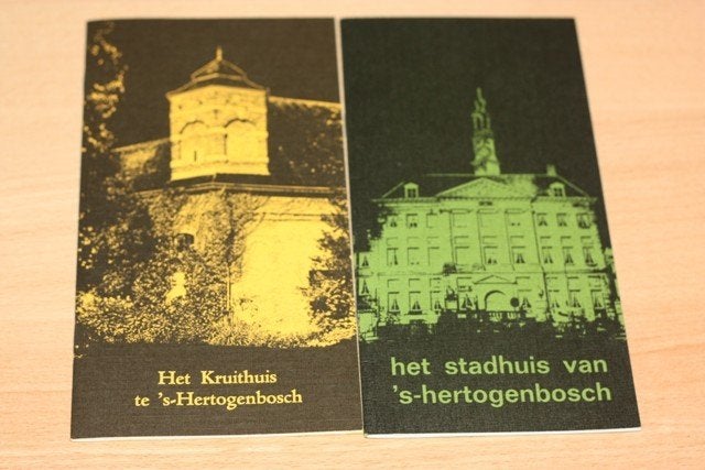4 boekjes over 's Hertogenbosch - 30834/5, Ophalen of Verzenden, Reisgids of -boek, Benelux, Gelezen