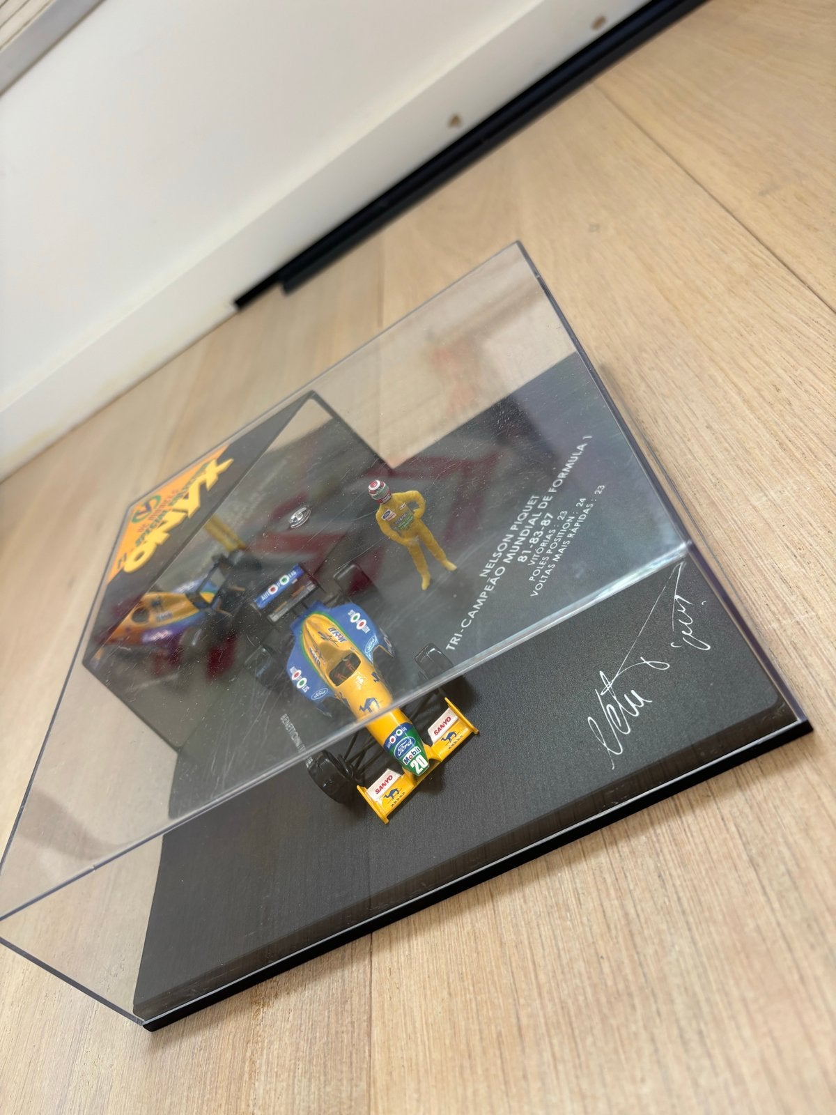 Nelson Piquet Formule 1 modelauto met vitrine, Overige merken, 1:50 of kleiner, Auto, Ophalen of Verzenden