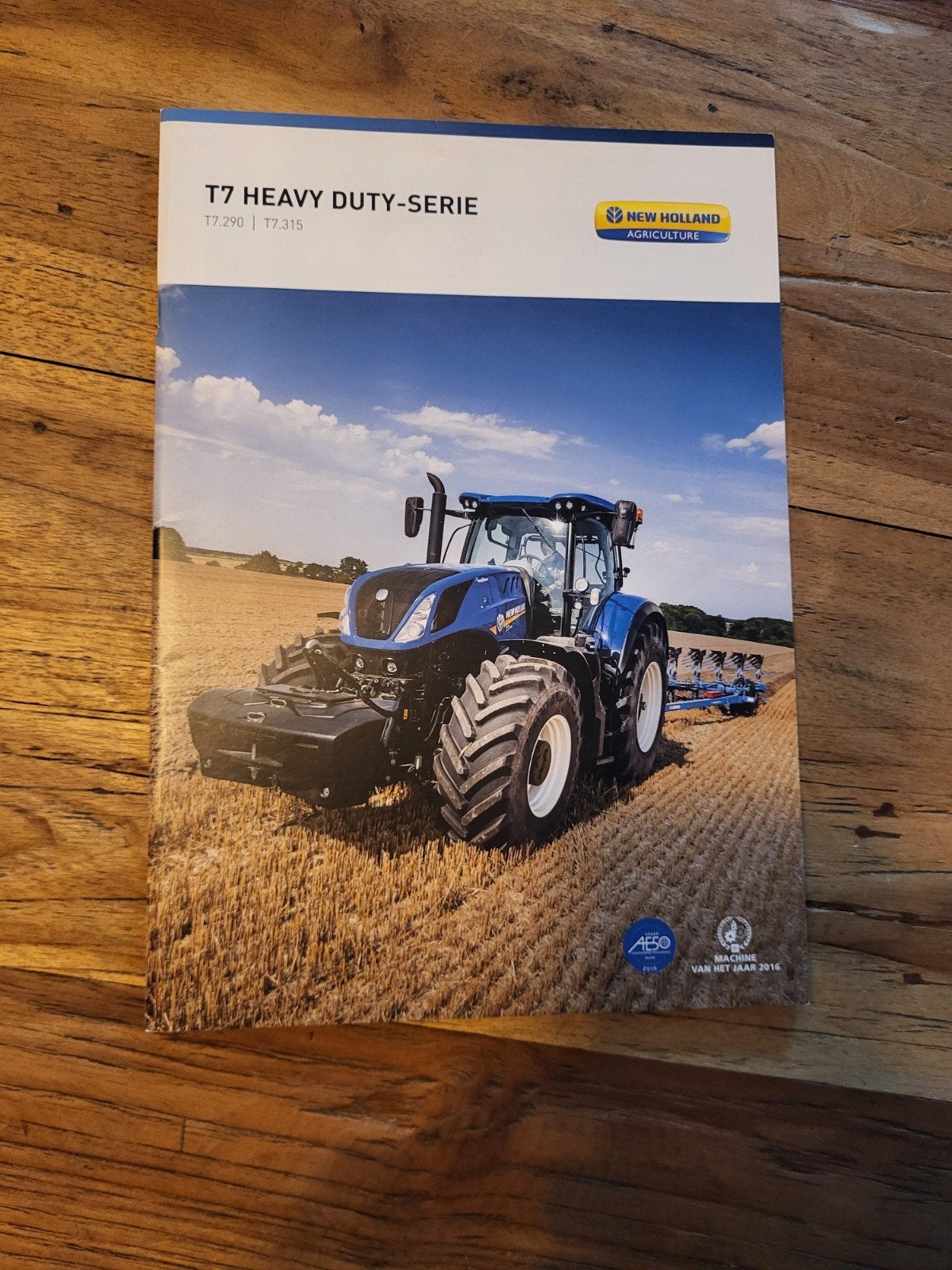 tractor folder New Holland T7 Heavy Duty serie, Boeken, Catalogussen en Folders, Ophalen of Verzenden, Zo goed als nieuw