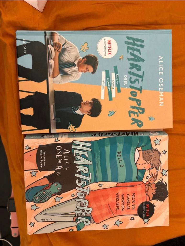 2 heartstopper boeken, Ophalen of Verzenden, Zo goed als nieuw, Fictie