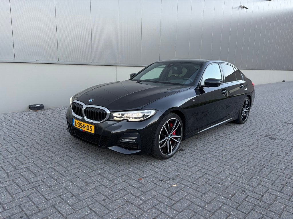 BMW 320i High Executive | M-sport pakket | 360 | Head-up, Auto's, Automaat, Zwart, 4 cilinders, Zwart