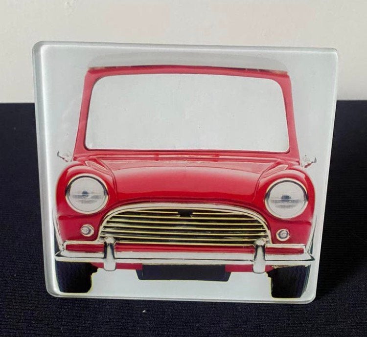 Fotolijstje in vorm van rode Mini Cooper. 14x13 cm, Audio, Tv en Foto, Fotografie | Fotolijsten, Ophalen of Verzenden, Zo goed als nieuw