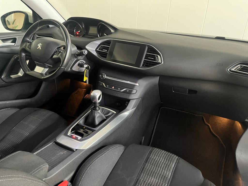 Peugeot 308 SW 1.2 PureTech Blue Gereviseerde en gemodifisee, Voorwielaandrijving, Gebruikt, Euro 6, 1199 cc