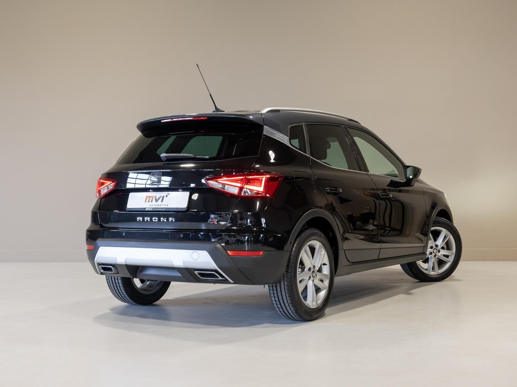 SEAT Arona 1.0 TSI Xcellence Business Intense / 116pk / Auto, Auto's, Stof, Met garantie (alle), 116 pk, Bedrijf