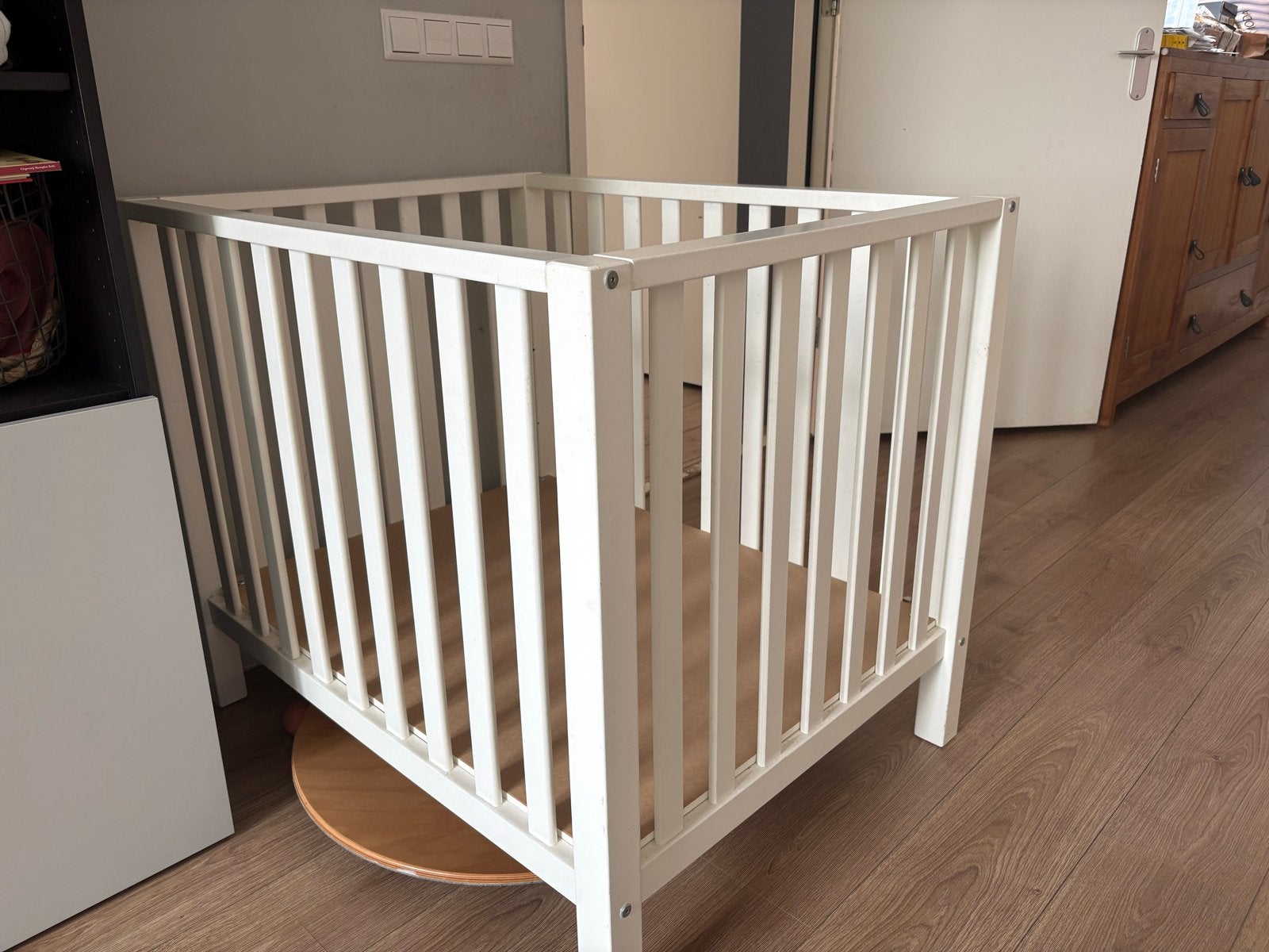 Witte box met matras, Ophalen, Zo goed als nieuw, Ledikant