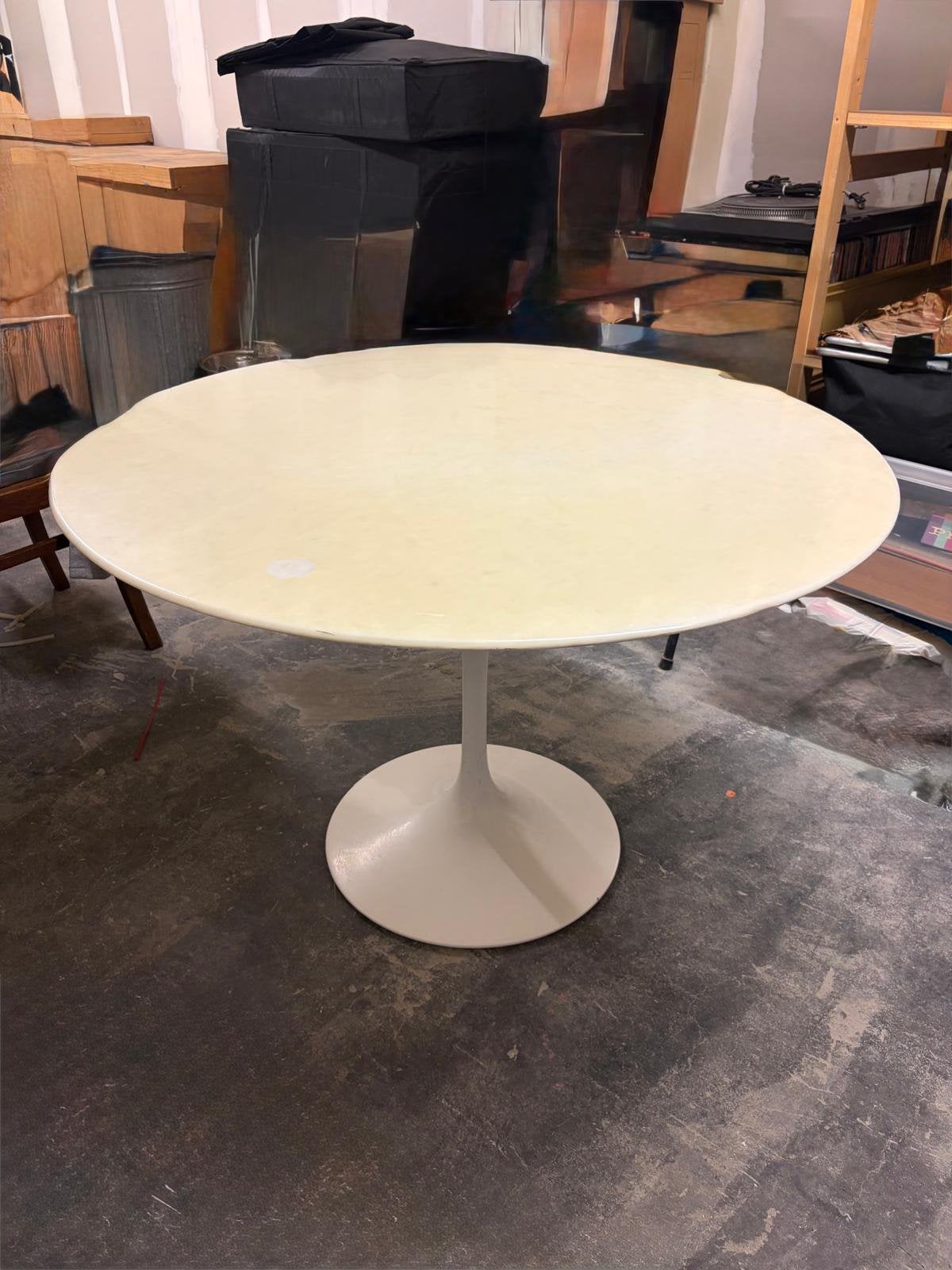 Eero Saarinen ronde marmeren tafel (Tulip), Ophalen, Overige materialen, Gebruikt, 100 tot 150 cm