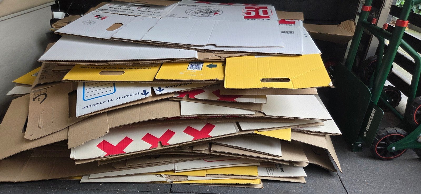 Verhuisdozen - diverse maten en merken (ca. 50 stuks), Ophalen, Gebruikt, Doos, Opvouwbaar