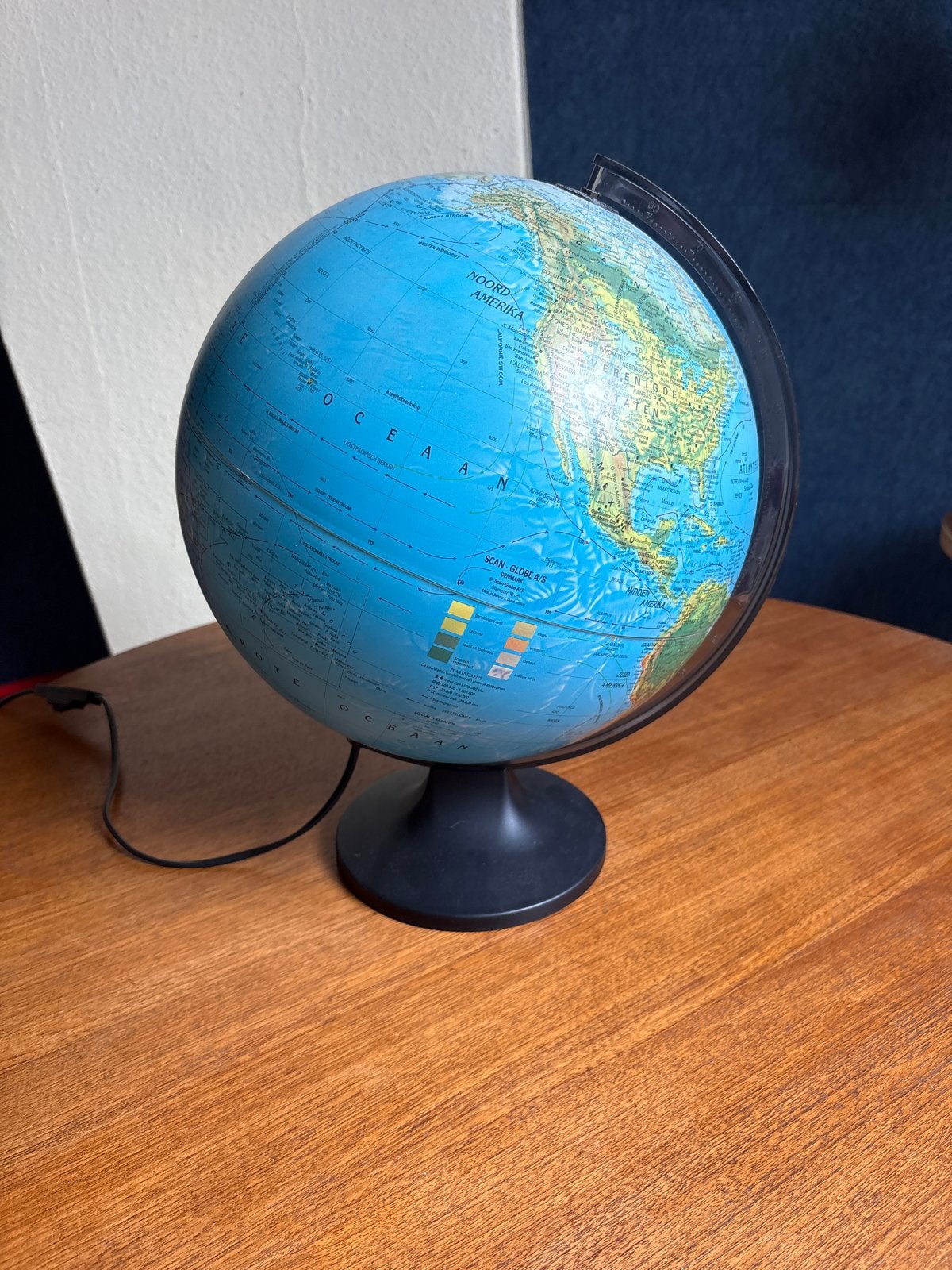 Verlichte Wereldbol - Educatief en Decoratief, Ophalen, Kunststof, Staatkundige wereldbol, Verlicht