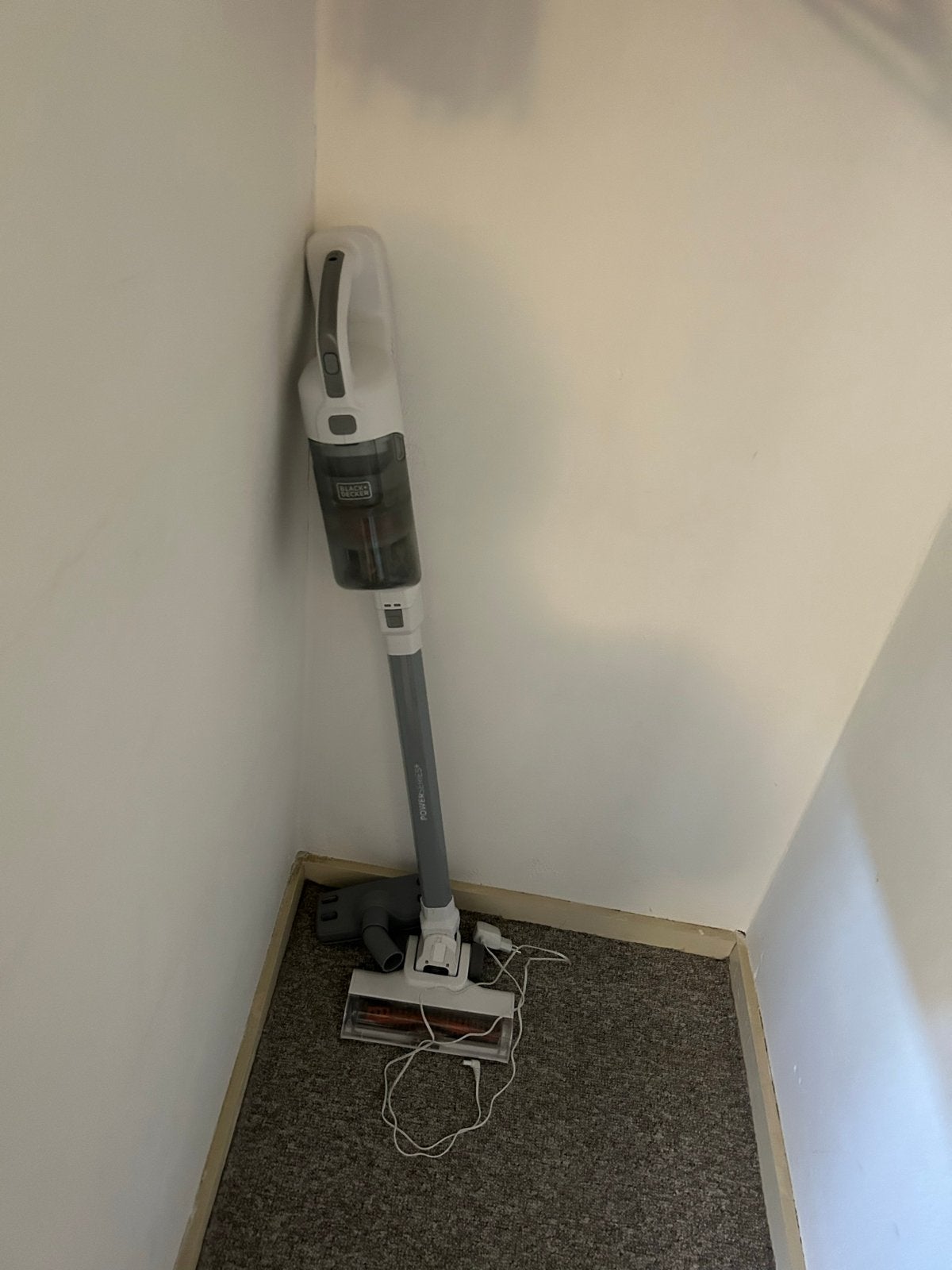 Black & Decker Steelstofzuiger met accessoires en kruimeldie, Witgoed en Apparatuur, Stofzuigers, Ophalen, Gebruikt, Reservoir