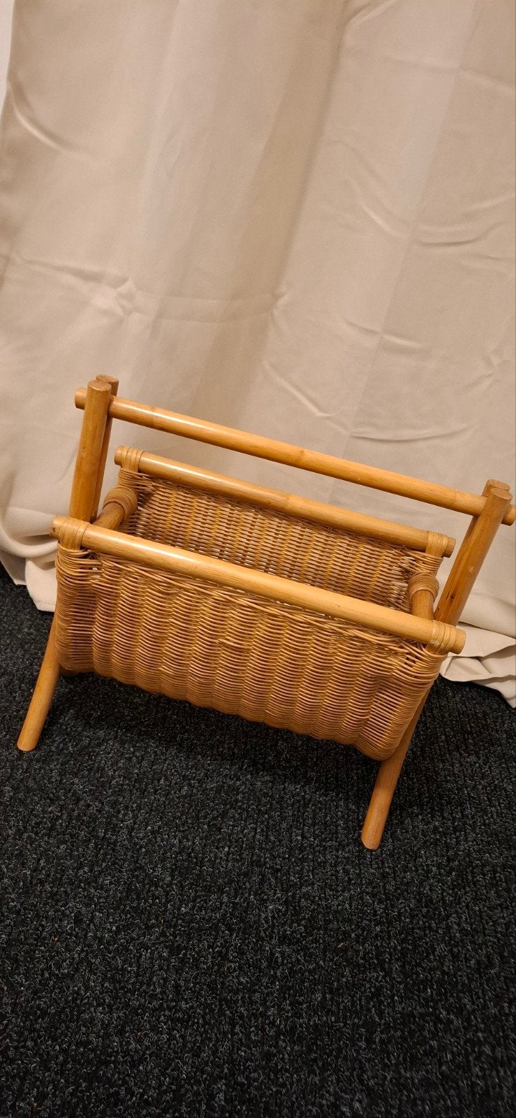Vintage rotan tijdschriftenrek, Huis en Inrichting, Woonaccessoires | Krantenbakken en Lectuurbakken, Ophalen