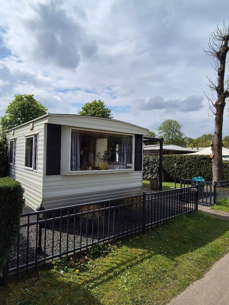 Te koop: stacaravan op camping de Leistert in Roggel, Caravans en Kamperen, Stacaravans, Tot en met 6