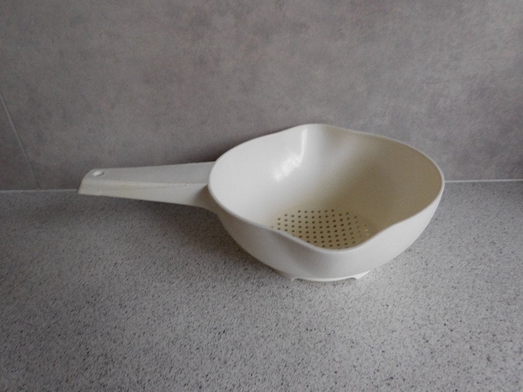 Tupperware Handvergiet 20x17 cm. Crème, Huis en Inrichting, Keuken | Tupperware, Ophalen of Verzenden, Zo goed als nieuw, Crème