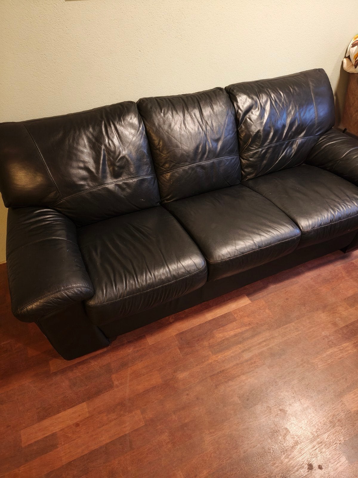 Comfortabele zwarte 3-zitsbank (kunstleer / leatherlook), Ophalen, Gebruikt, Driepersoons, Rechte bank