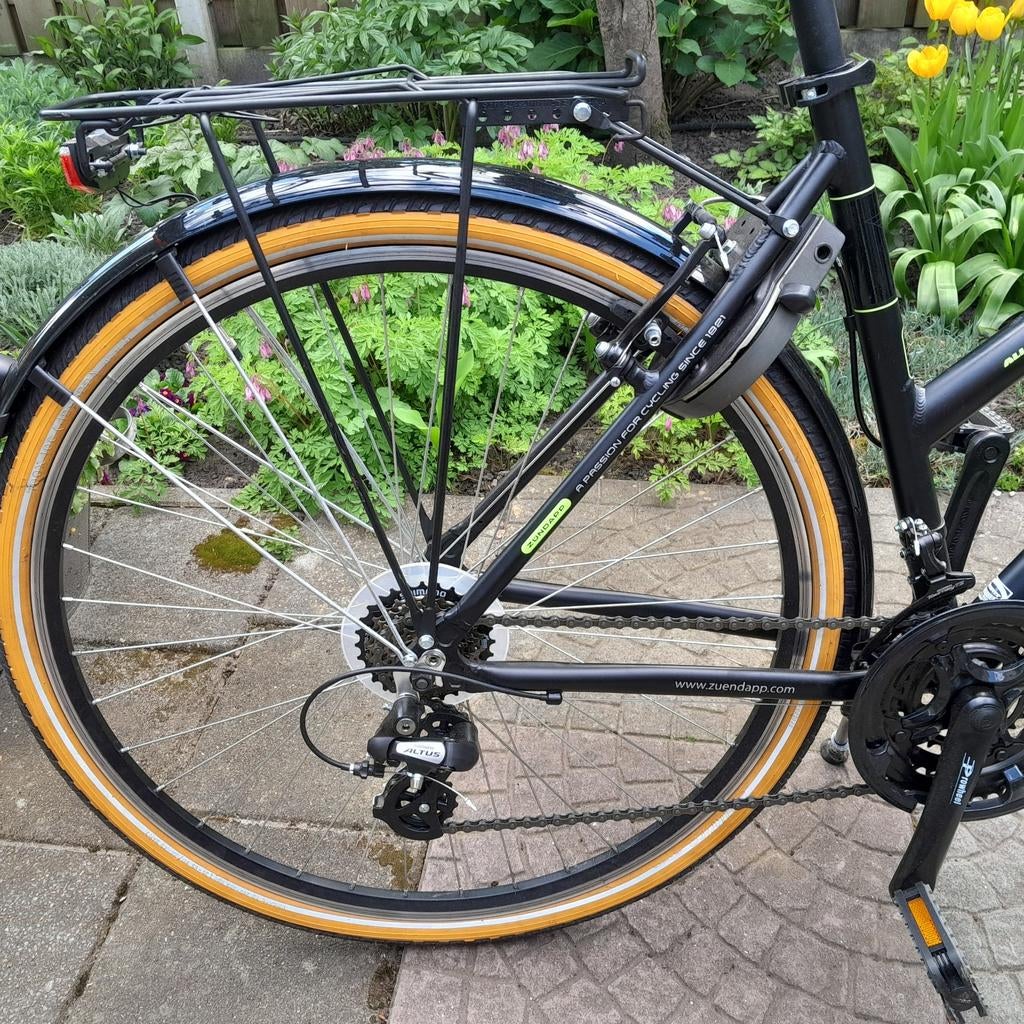 Zundapp trekking fiets, 28 inch, Zo goed als nieuw, 15 tot 20 versnellingen, Ophalen
