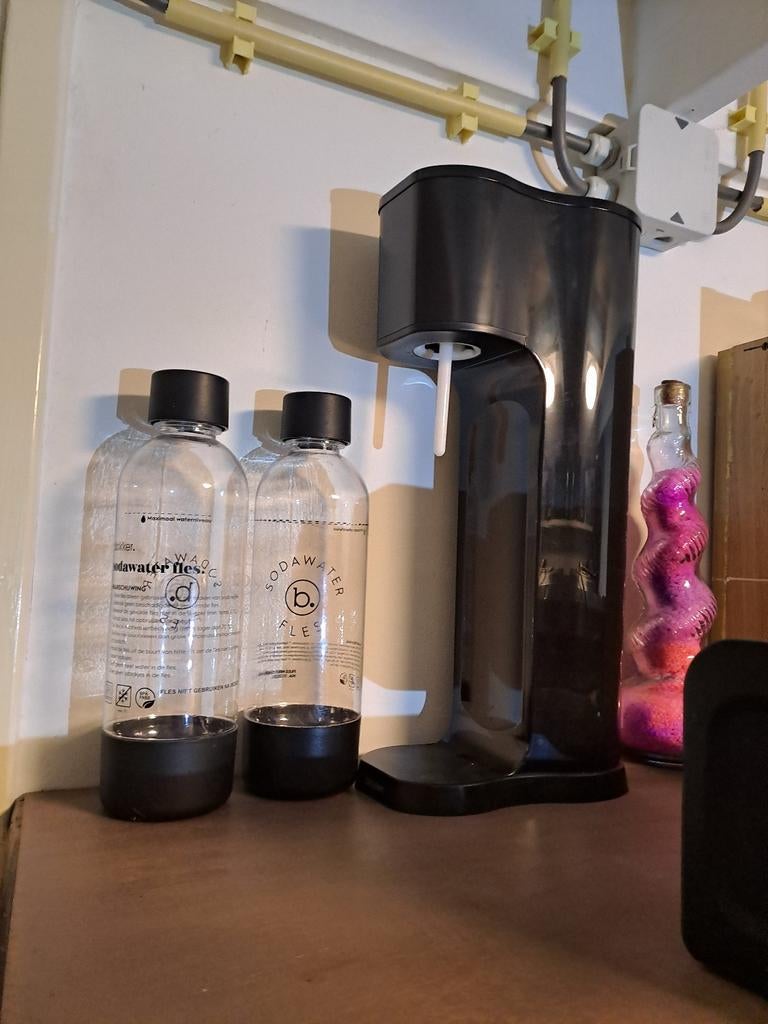Sodastream met 2 flessen, Ophalen, Zo goed als nieuw